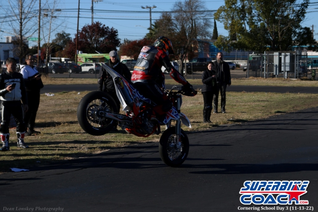 superbike coach corneringschool General Pics